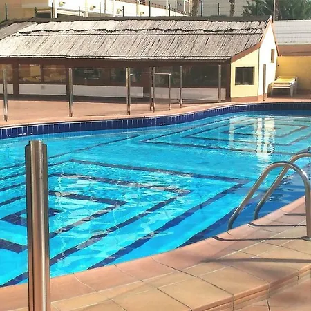 Aircon Pool View Nr Yumbo شقة